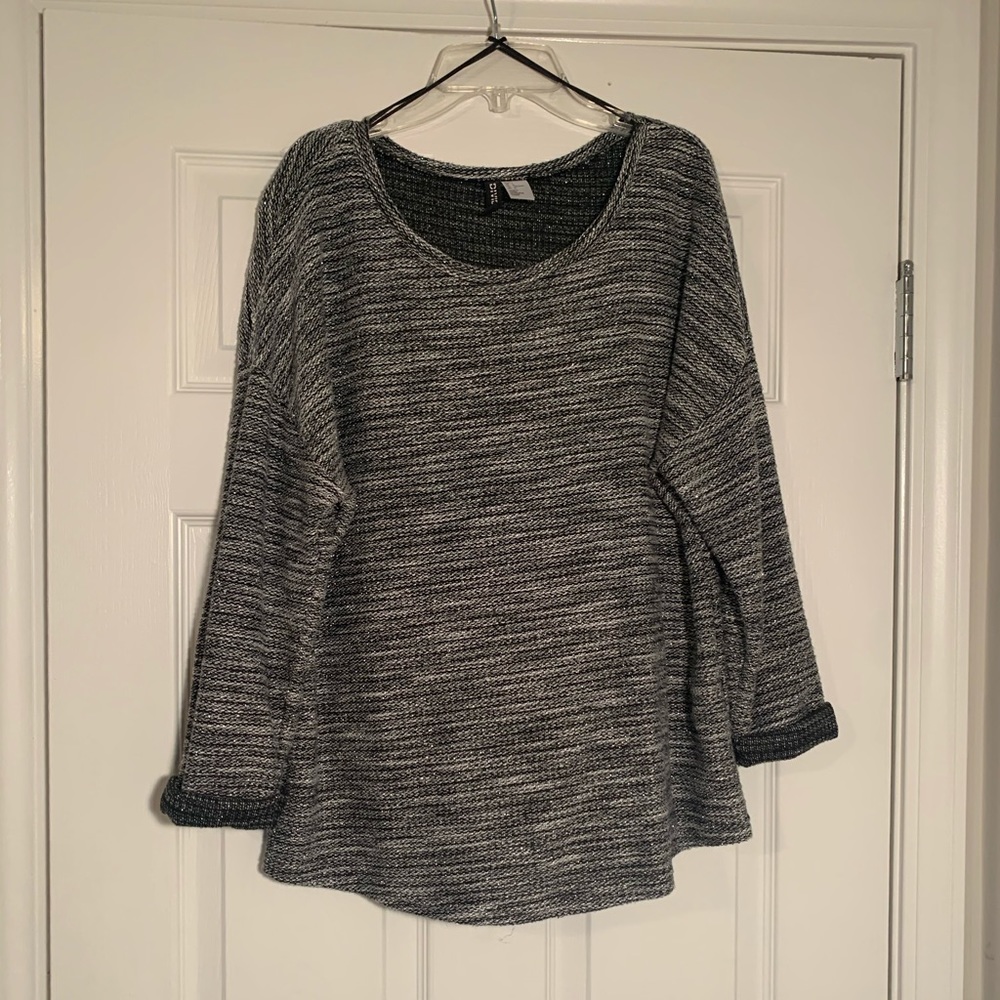 Black & Silver Sparkly Sweater!🖤🤍